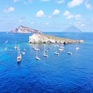 Isole Eolie - Panarea - vista dall-alto - vaivela.it